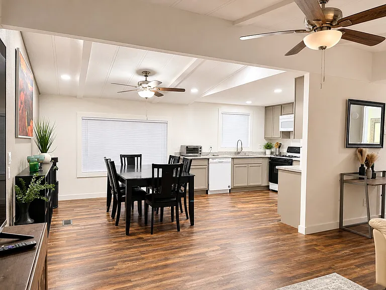 2112 E Lone Star Dr — Photo 8