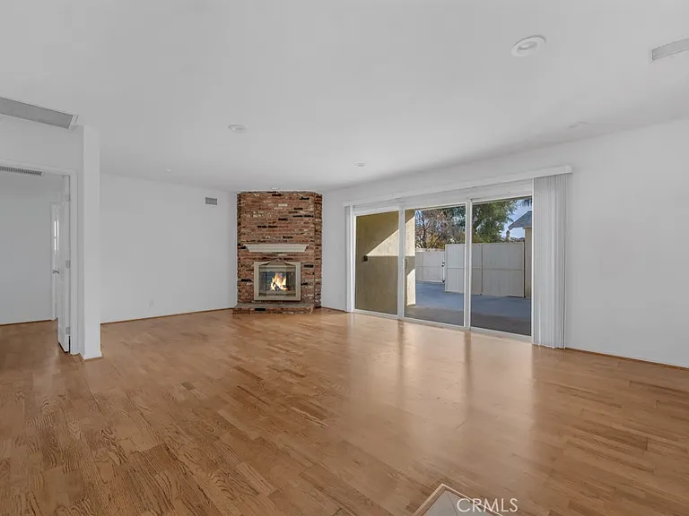 7758 Mason Ave — Photo 1