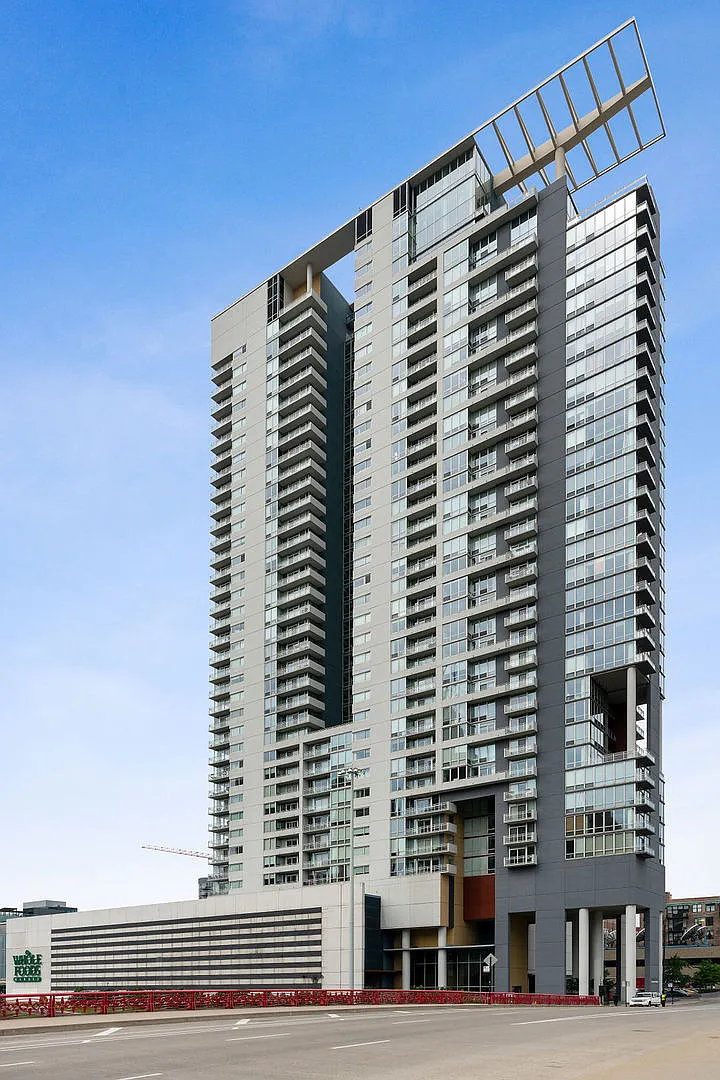 737 W Washington Blvd APT 3308 photo 1