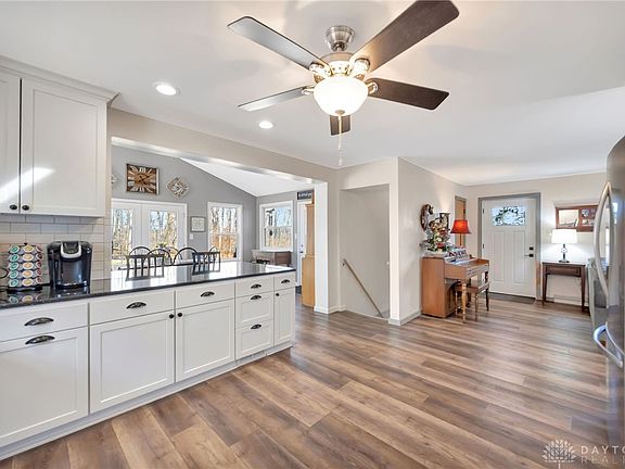 4th image of 9897 Pleasant Valley Rd