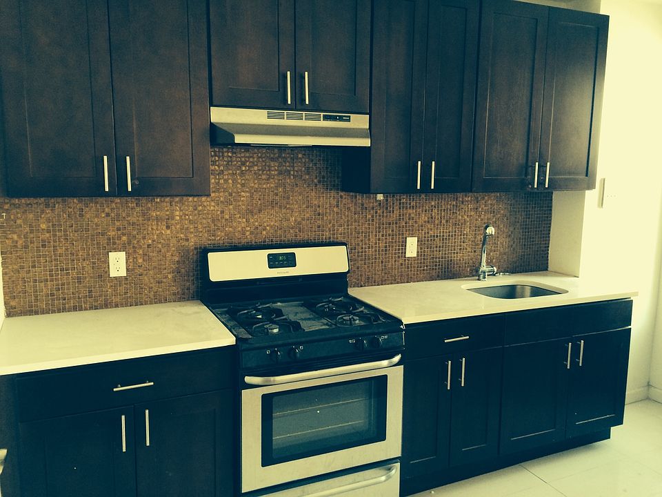 1st image of 15 W 106th St