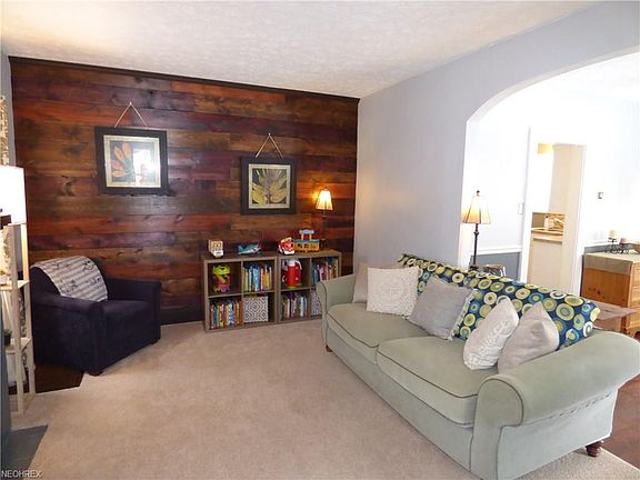 5th image of 2459 Whitelaw St