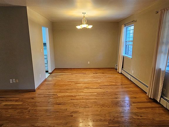 4th image of 276 Parkside Dr