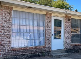 209 Kendra Dr, Midwest City, OK 73110