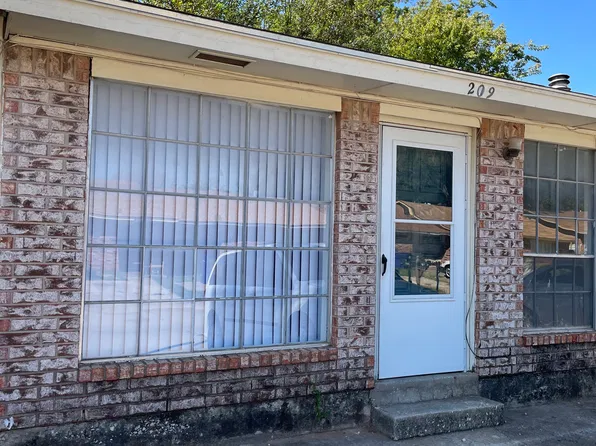 209 Kendra Dr, Midwest City, OK 73110