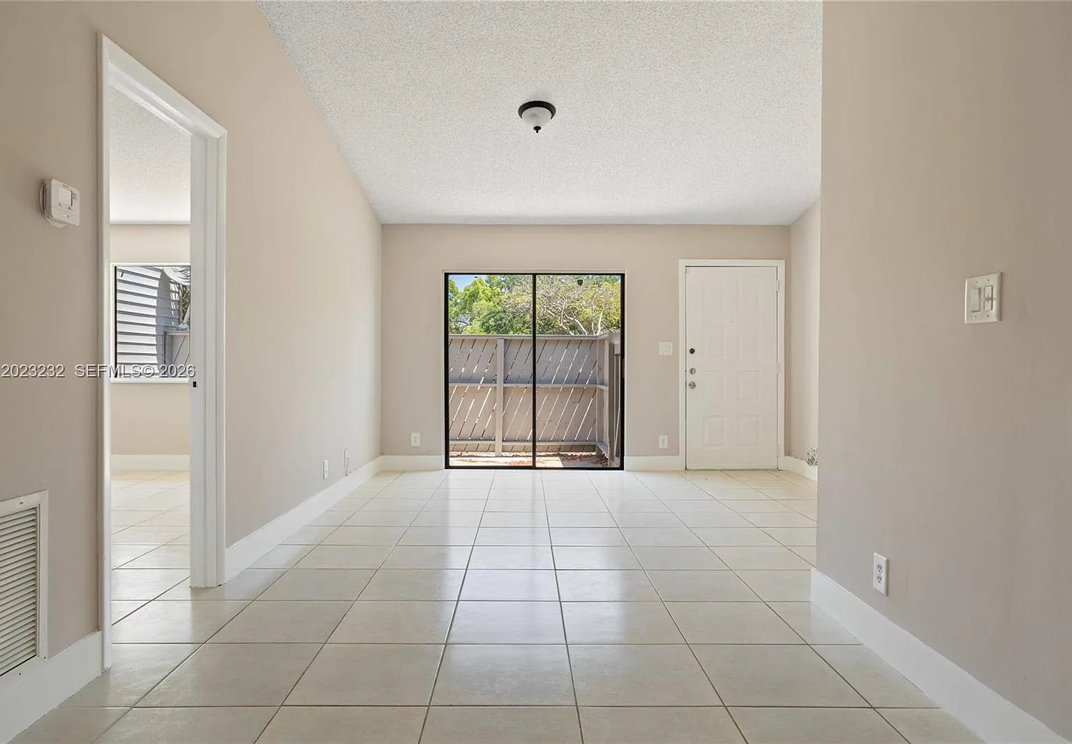 Nob Hill At Welleby Condo — Photo 4