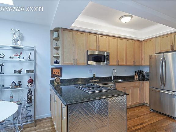 3rd image of 240-242 E Houston St #5E
