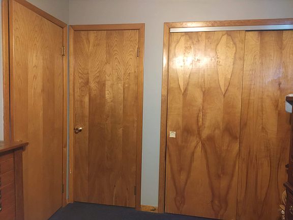 2nd image of 205 S Prairie St