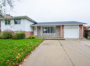 7 Sherwood Forest Trl, Welland, ON L3C5X7