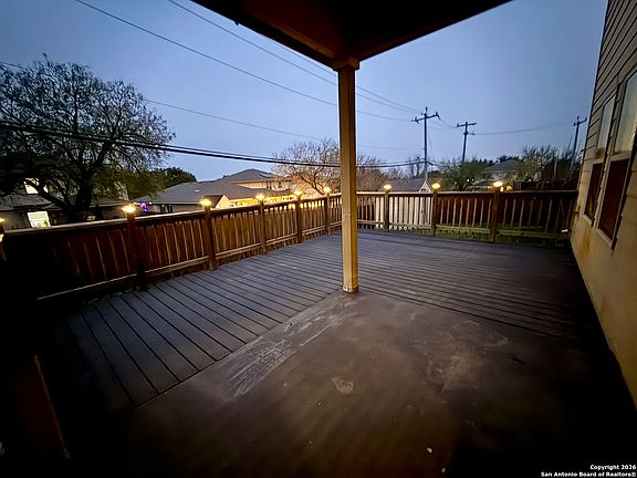 2nd image of 4006 Pavo Viejo