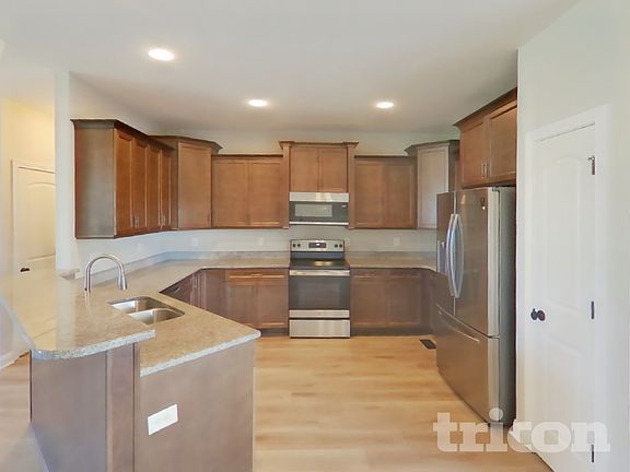 5th image of 317 Abeline Dr
