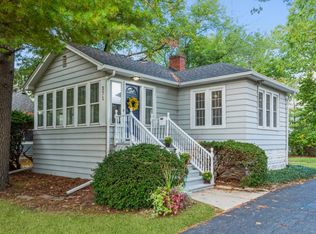 371 Cumnor Ave, Glen Ellyn, IL 60137