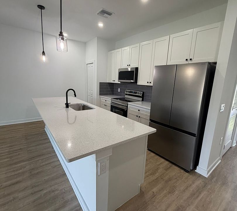 1st image of 2434 Quentin Ave S