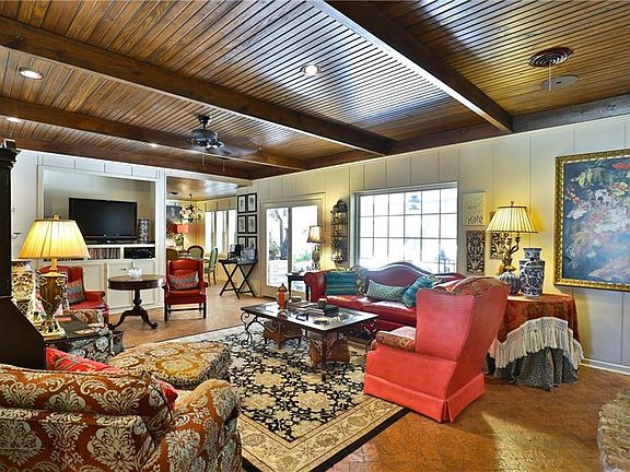 4th image of 2317 Shoreline Dr