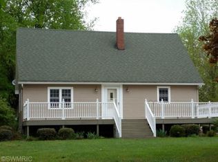 8621 Wright Rd, Niles, MI 49120