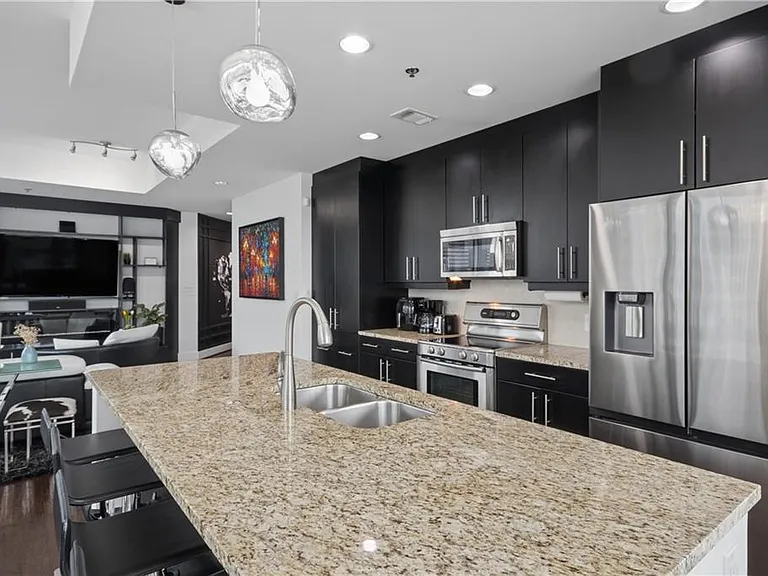 1080 Peachtree St NE #1411 — Photo 19