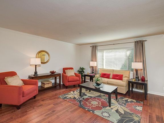 3rd image of 420 S Oak Knoll Ave APT 9