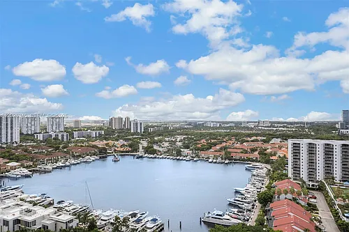 21205 Yacht Club Dr Photo 1