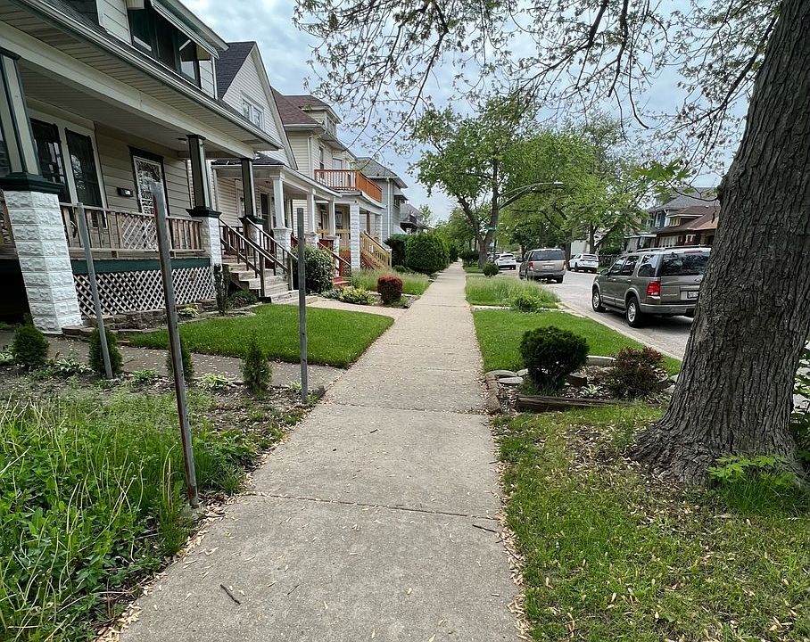 2nd image of 11351 S Calumet Ave