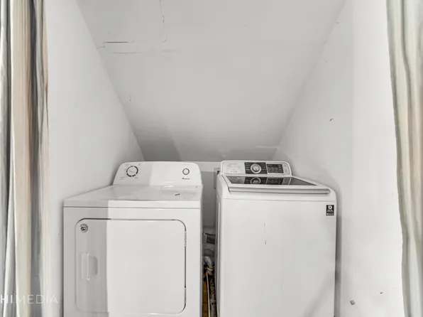 656 S 4th St, Chesterton, IN 46304