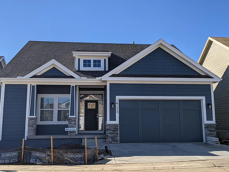 16172 Fontana St — Photo 1