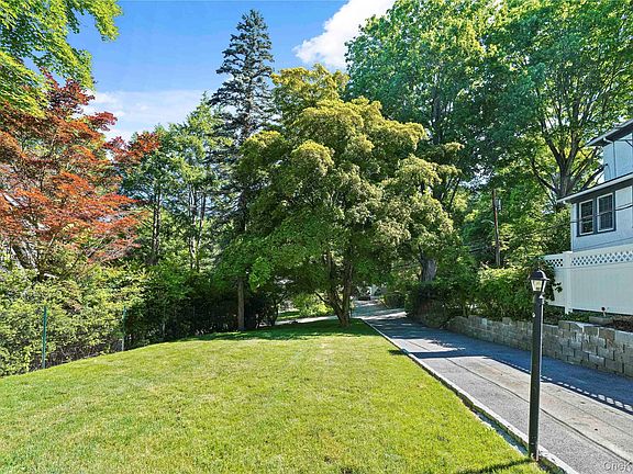 2nd image of 80 Bischoff Avenue
