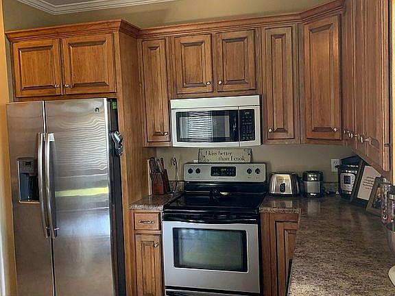 5th image of 308 Benton Dr