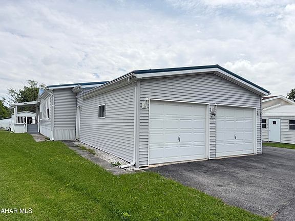 3rd image of 178 Circle Dr