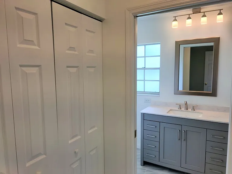 979 Nantucket Rd — Photo 23