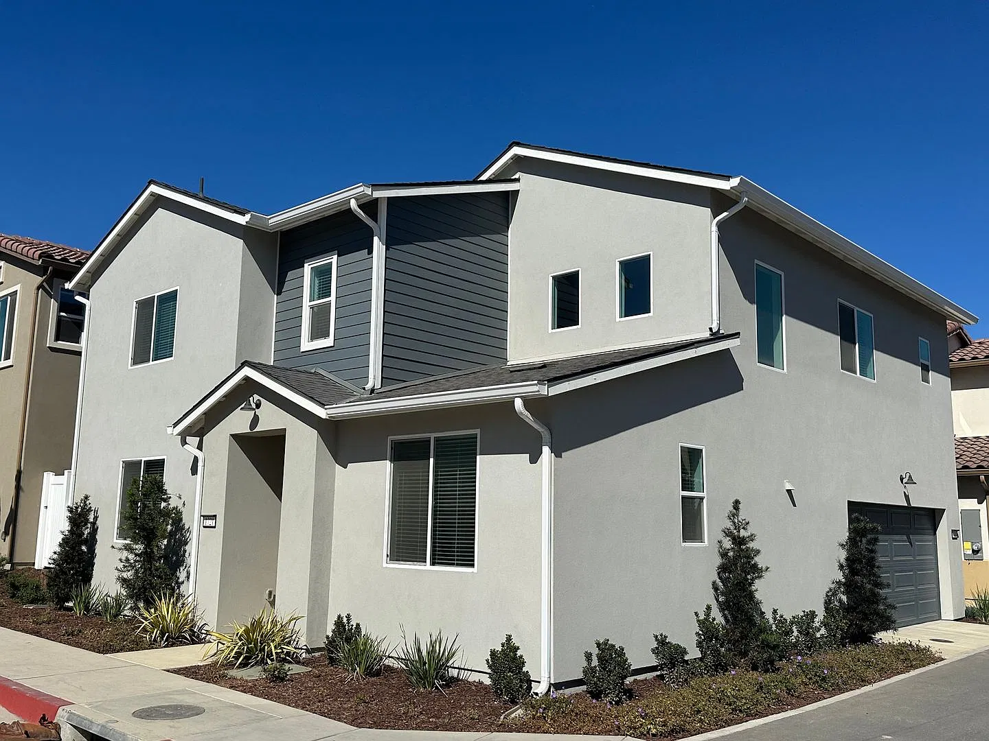 Beautiful Home in New River Terrace, Lompoc, CA — Photo 1