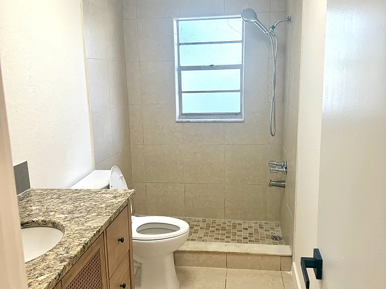 551 Mary St #1 — Photo 14