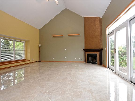 4th image of 13557 Parkland Ct