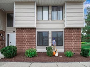 38 Bee Hunter Ct UNIT B, East Amherst, NY 14051