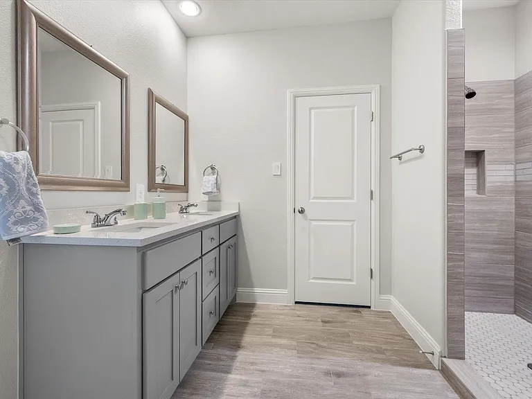 2355 Spring Park Blvd — Photo 30