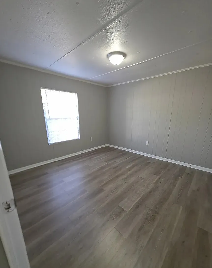 4 bed, 1300 sqft, $600 — Photo 4