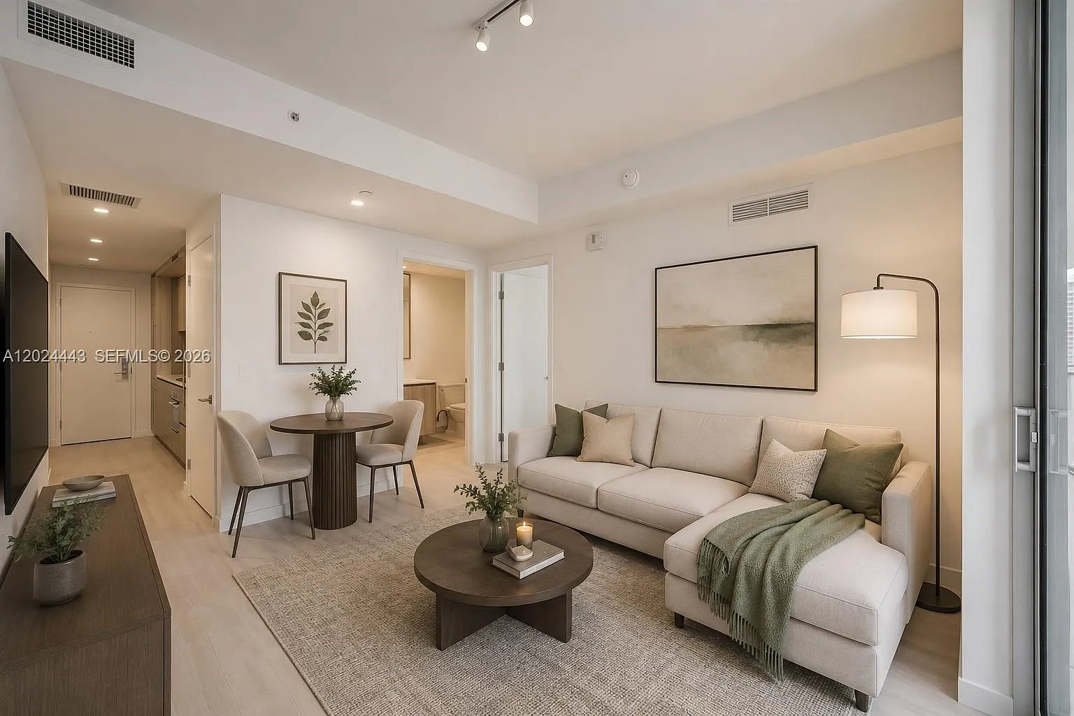 1 bed, 1.0 bath, 670 sqft, $3,500 — Photo 2