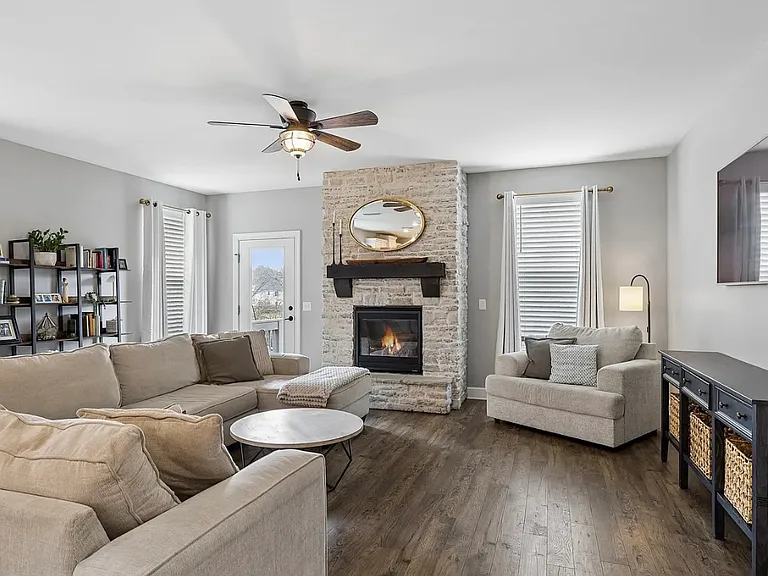 723 Tennypark Ln — Photo 4