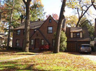 8840 Huntington Rd, Huntington Woods, MI 48070