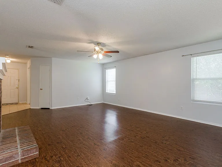 4606 Green Meadow Dr — Photo 9