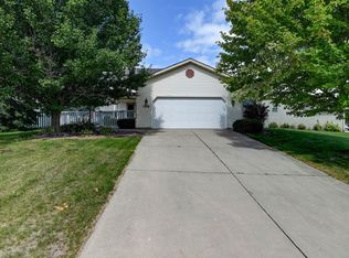 1398 Prairie Rose Dr, Sun Prairie, WI 53590