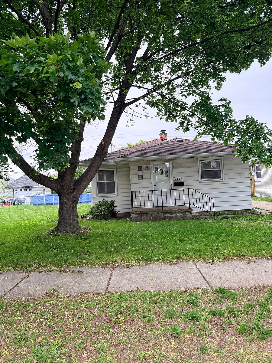 Building Photo - 7391 Gronow Ave