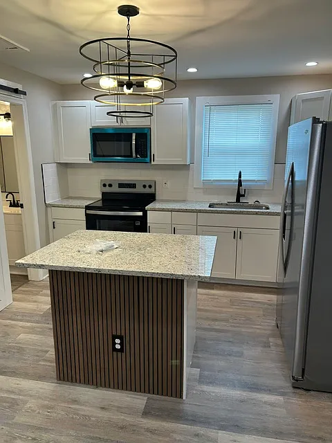 2 bed, 732 sqft, $1,100 — Photo 3