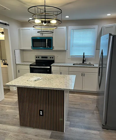219 Jerry Dr — Photo 3