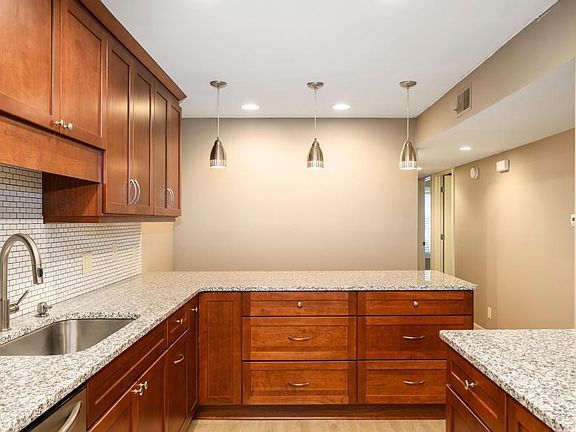 3rd image of 558 Emory Oaks Way