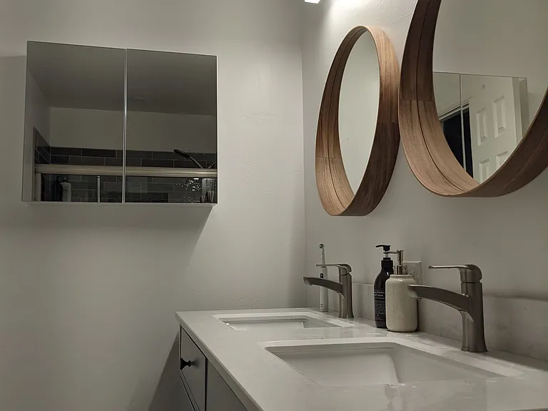 2nd bathroom