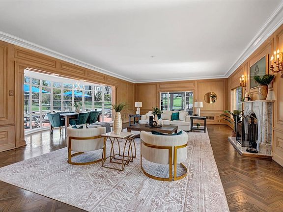 5th image of 7 Terry Hill Ln