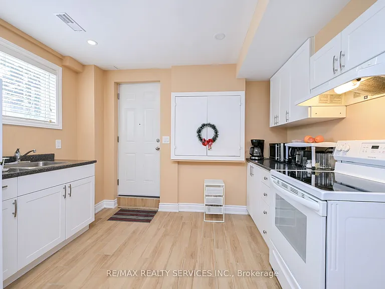 42 Brambirch Cres — Photo 9