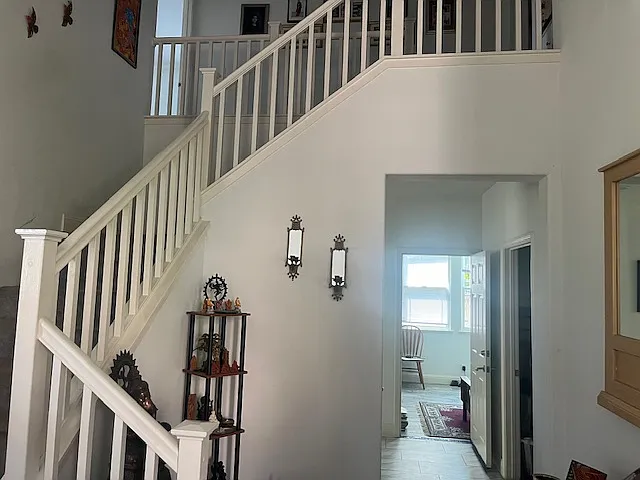 5 bed, 2900 sqft, $5,350 — Photo 2