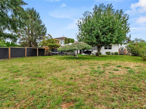 1920 Cheviot Rd, Campbell River, BC V9H 1R4
