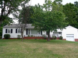 3021 Pinecroft Rd, Greensboro, NC 27407